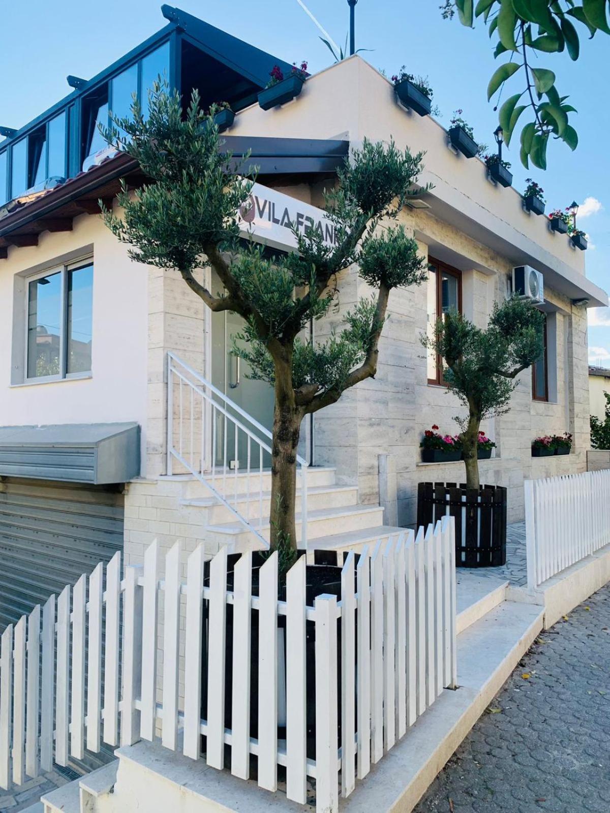 Vila Franko بيرات المظهر الخارجي الصورة