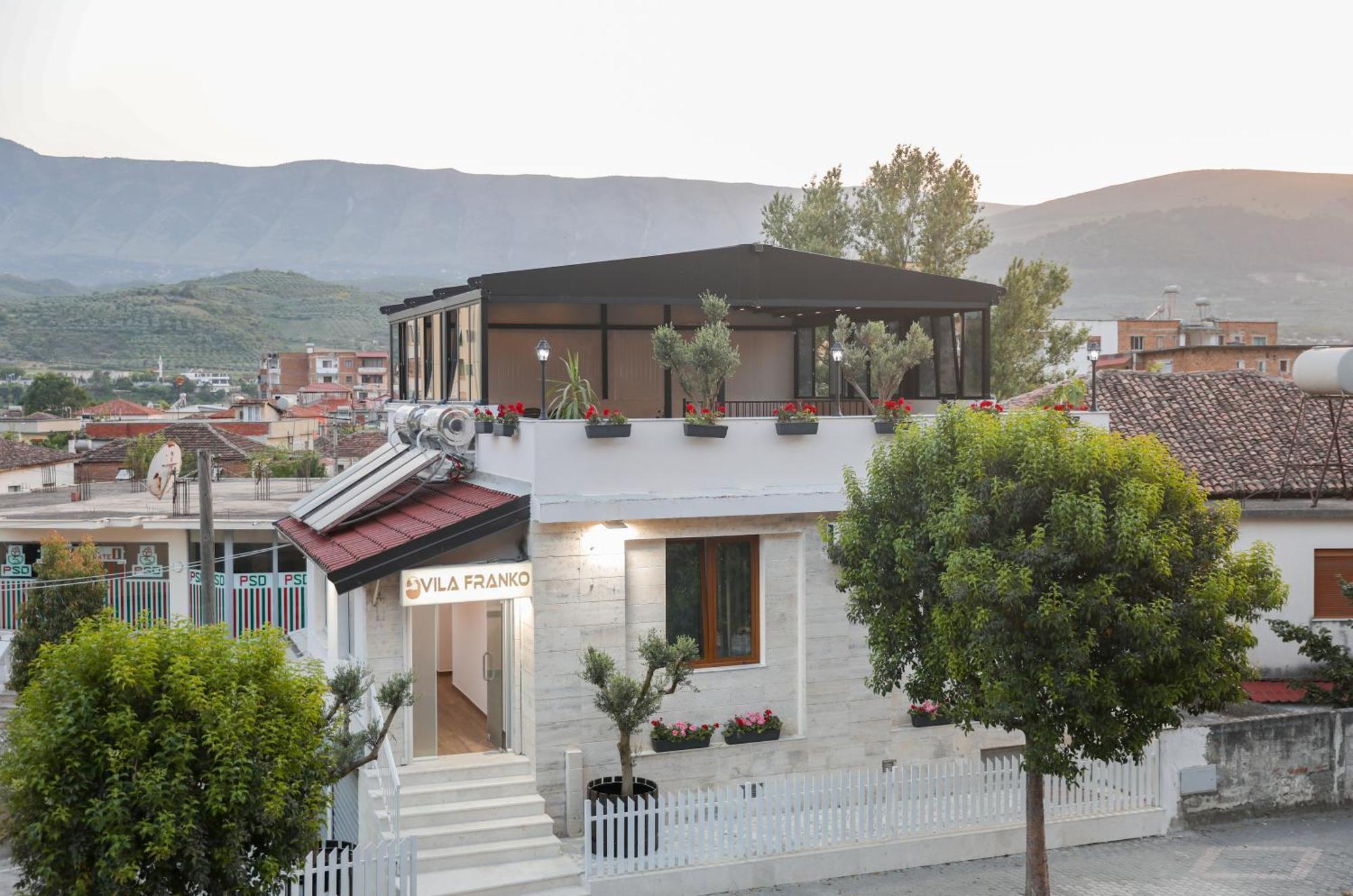 Vila Franko بيرات المظهر الخارجي الصورة